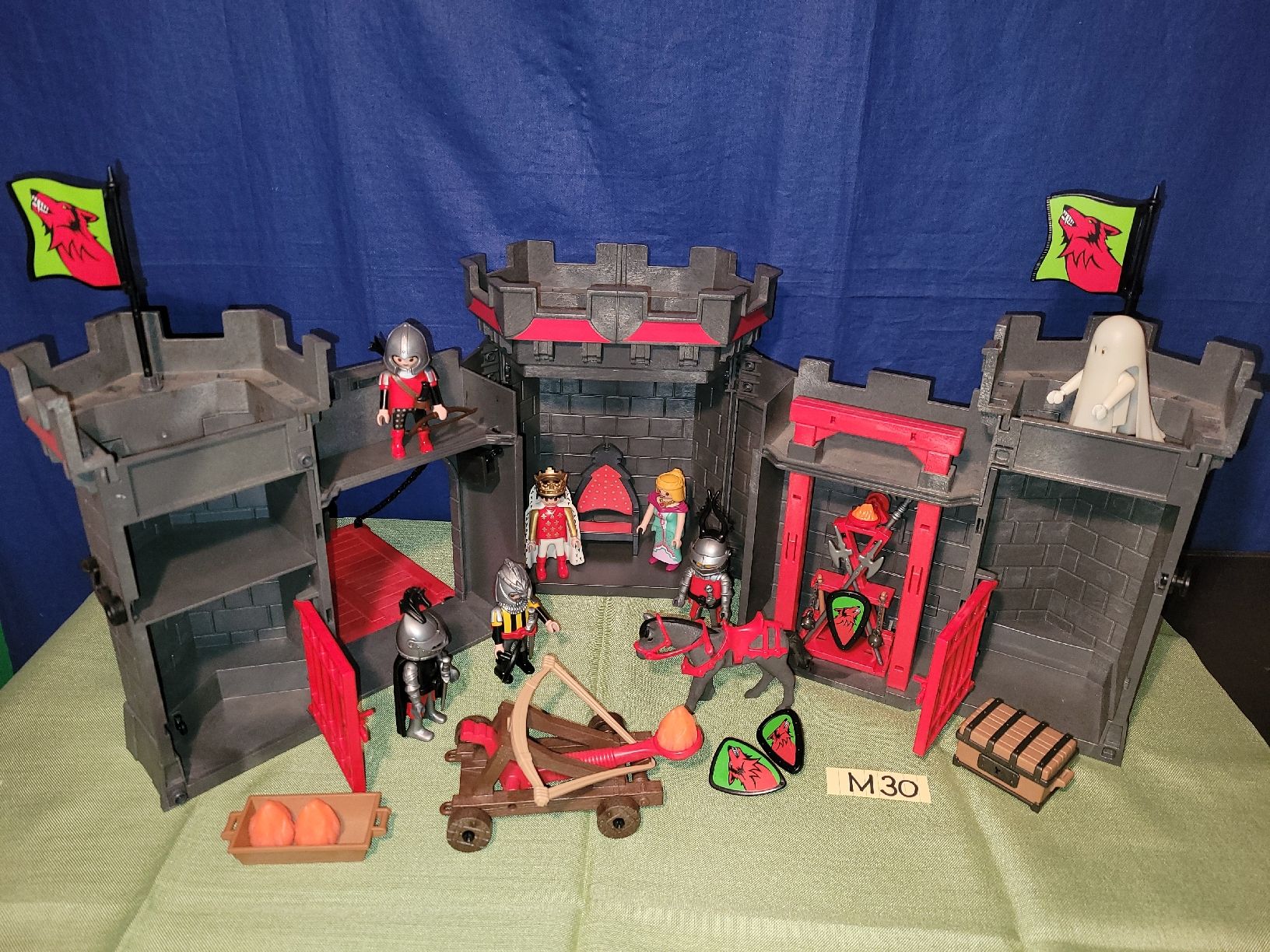 Playmobil Giocattoli: Playmobil Burg,klappbar M30A – Usato da Aarberg venduto da Fink010