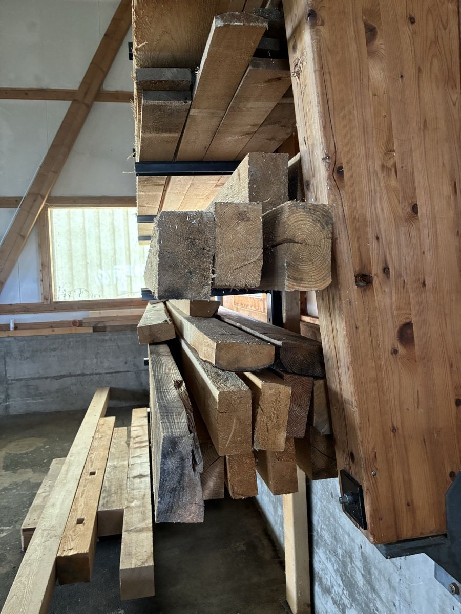 Articoli in legno: Komplettes Holzlager – Usato da Menznau venduto da dar_w9yg 2