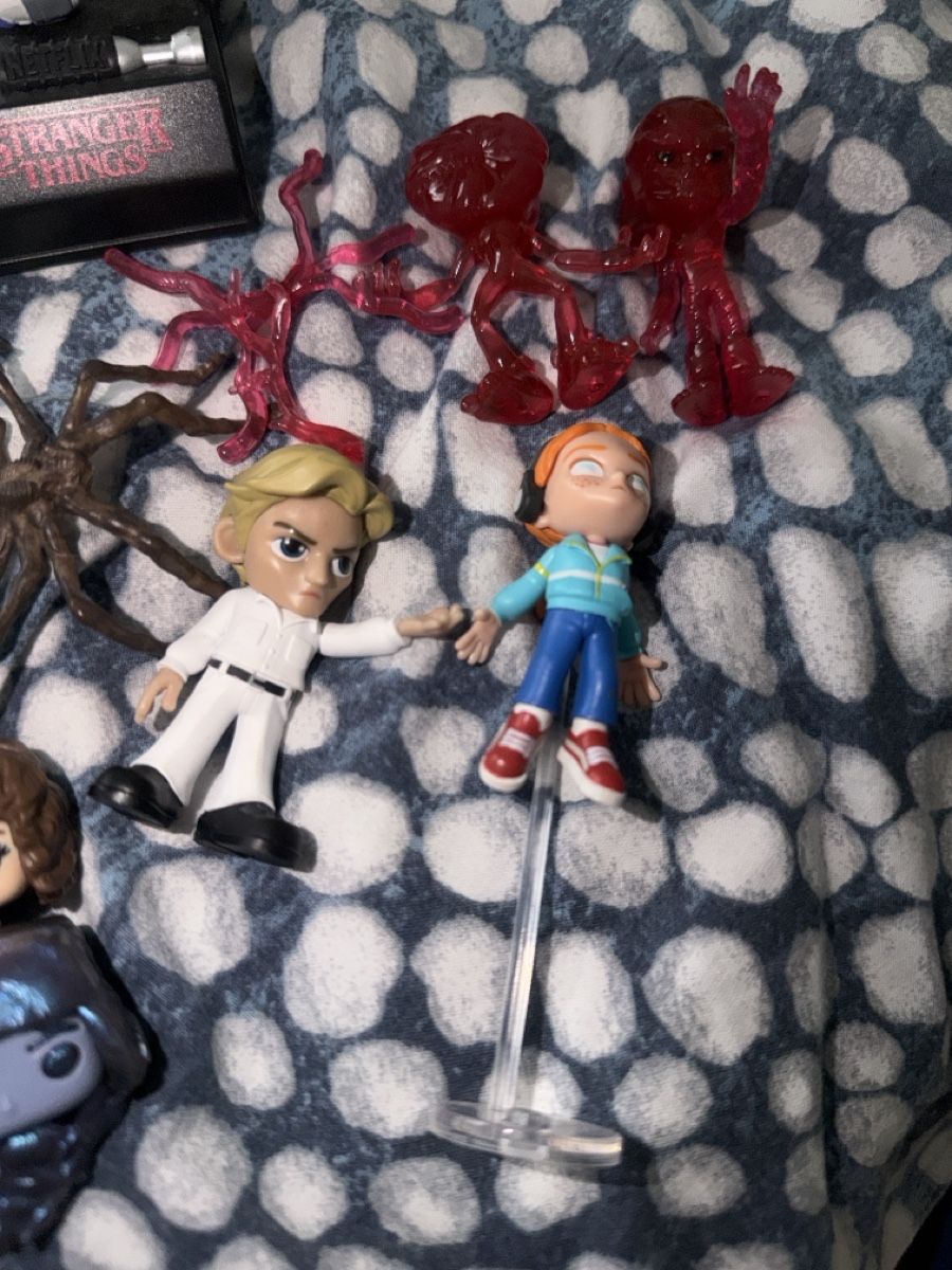 Figurines: Diverse Sammlung Stranger Things Figuren – Neuf (Voir description) à Wangen b. Olten par Sarina93881621 4