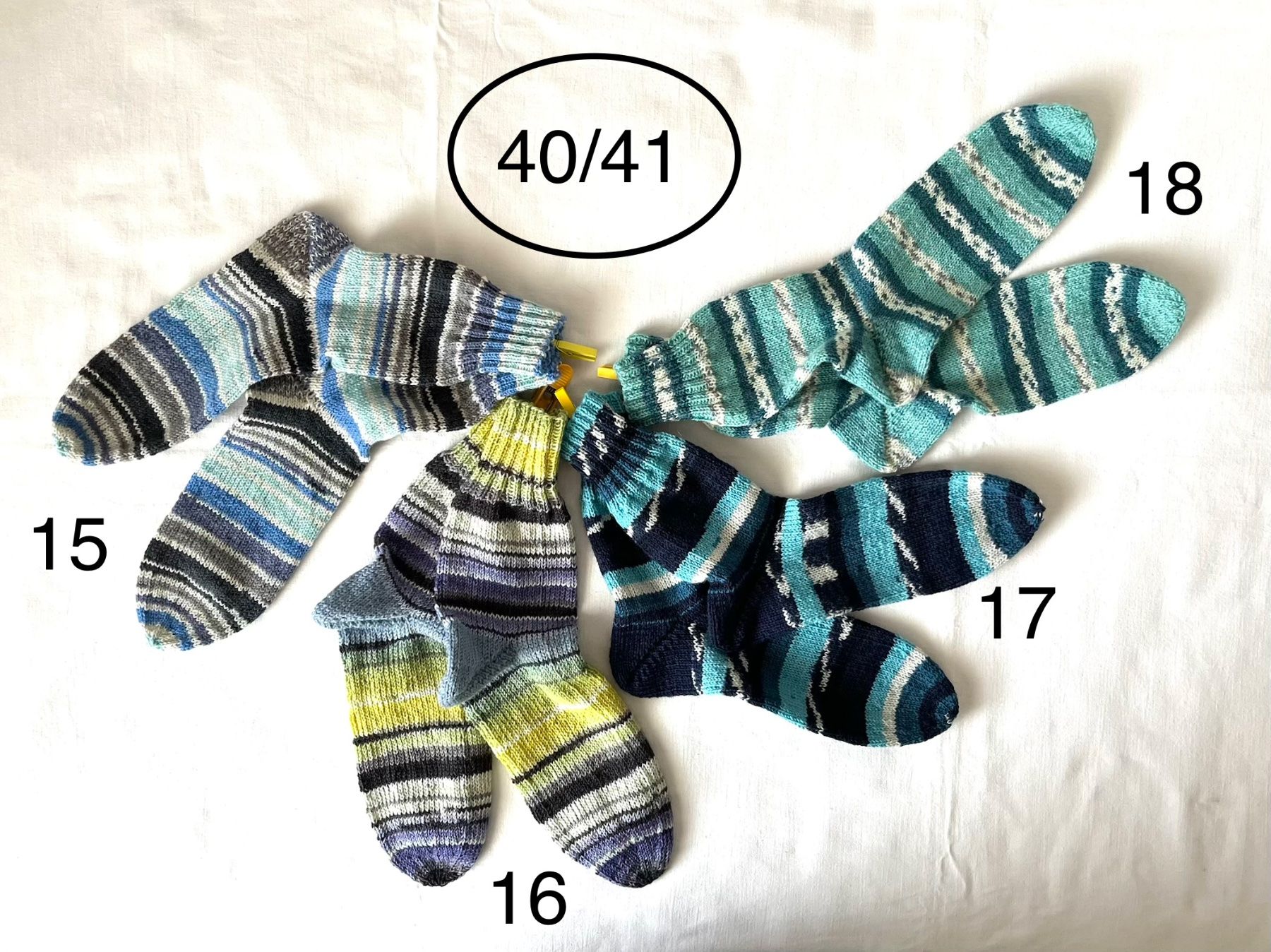 Socken: handgestrickte Wollsocken, 40/41 – Neu und originalverpackt aus Engelburg von rautibus