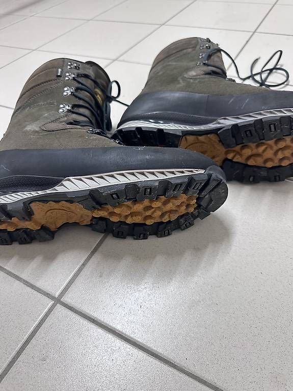 Scarpe da uomo: Meindl Winter Trackingschuh – Usato da Kirchberg BE venduto da monikakurath 1