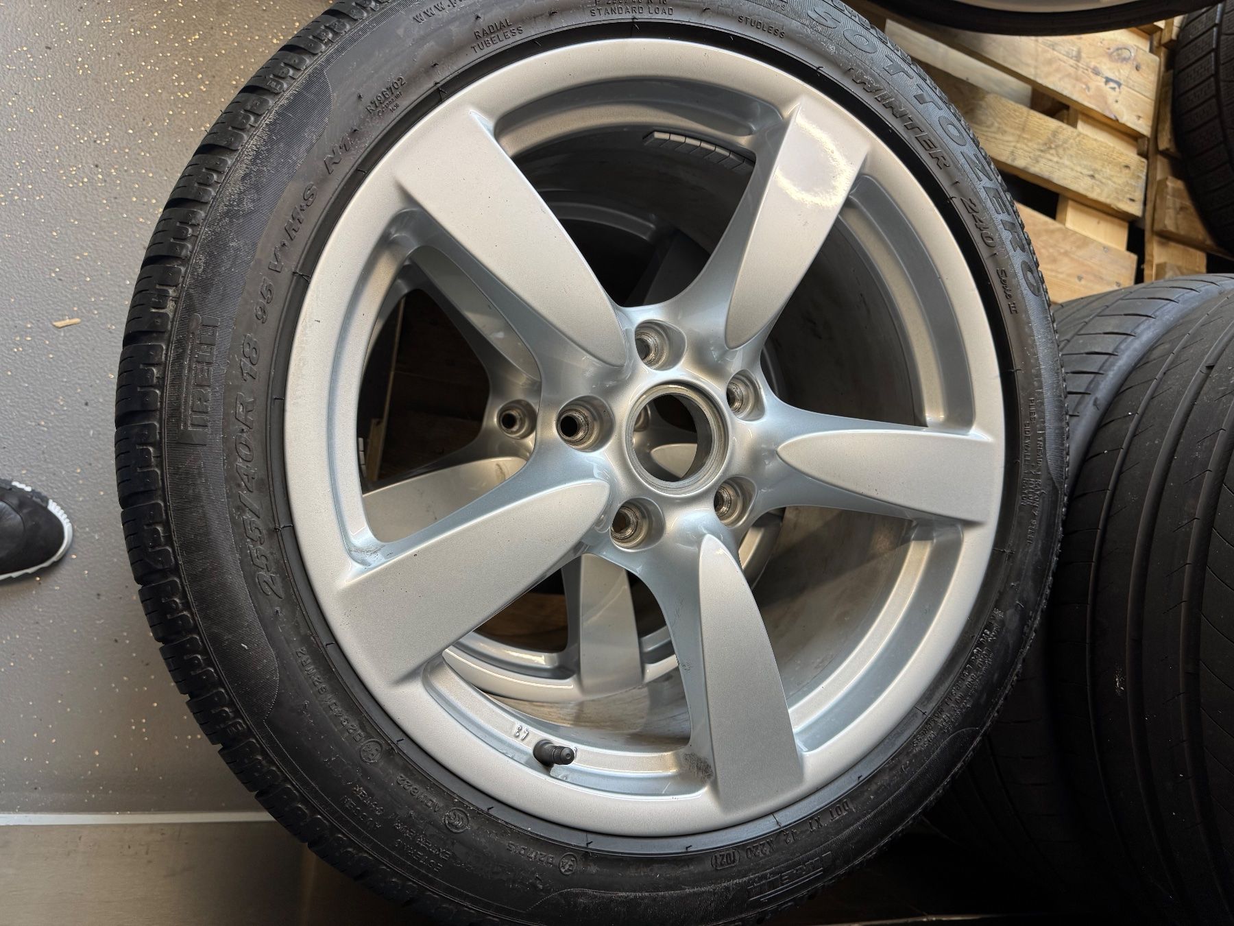 Porsche Pneumatici & Ruote complete: Porsche Caymann Winterräder – Usato da Schlieren venduto da S2K