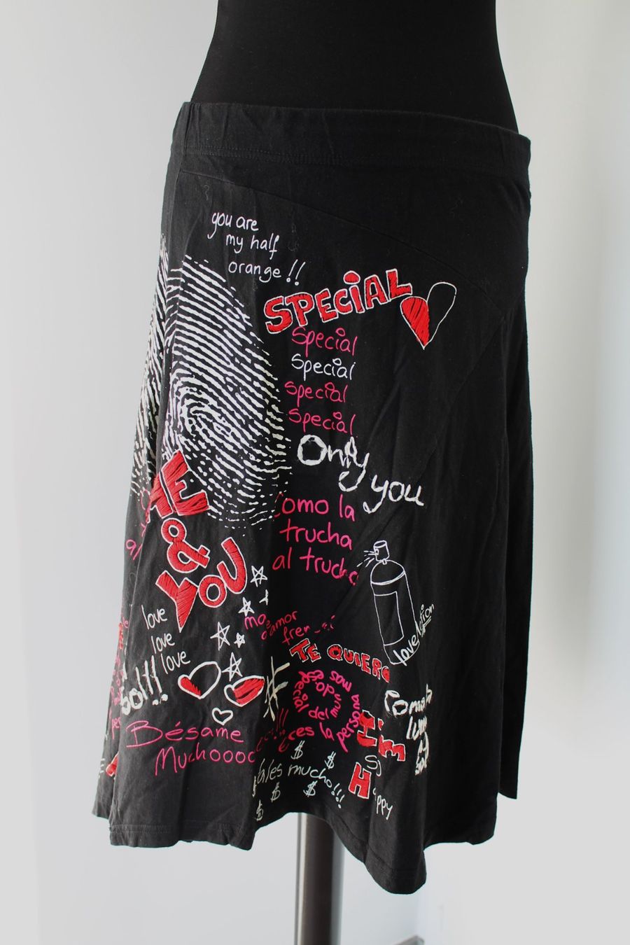 Desigual Gonne: Jupe DESIGUAL taille L – Usato da Chez-le-Bart venduto da jasse