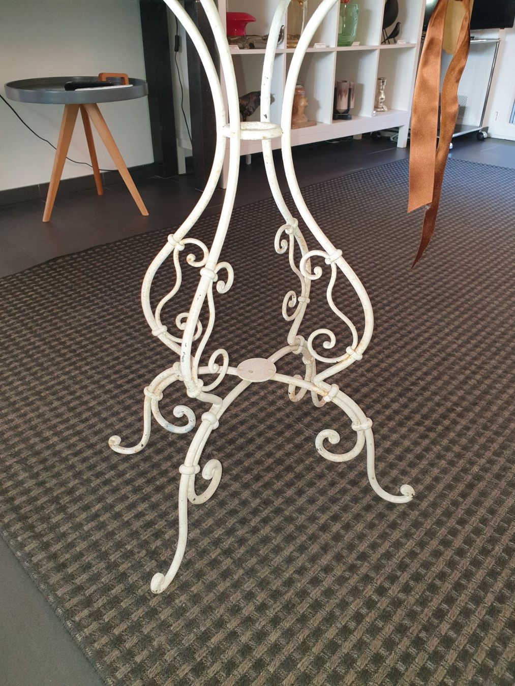 Altro per la casa: jardiniere blumenständer metall weiss – Usato da Locarno venduto da ICARO8 2