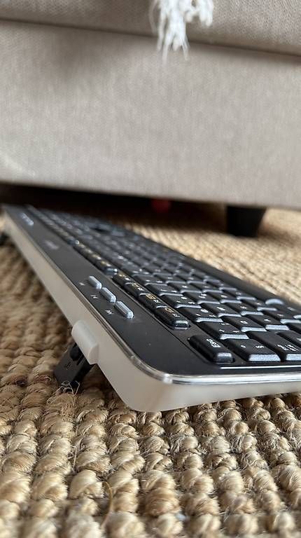 Tastiere: Logitech Tastatur + ergonomische Maus  Set  – Usato da St. Gallen venduto da ema_rcj6 1