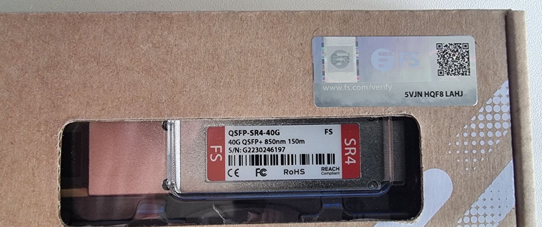 Unità & Adattatore: FS 40G QSFP+ Modul / Optical Transceiver – Nuovo e nell'imballaggio originale da Ruggell venduto da ONLINE-2-ME 2