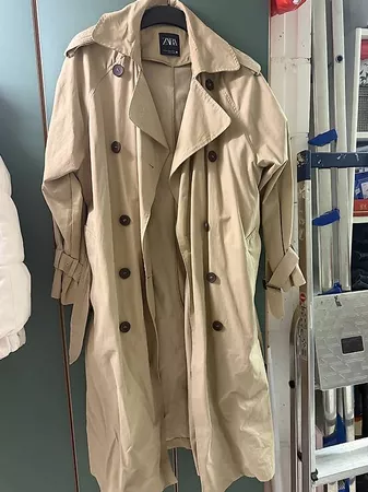 ZARA TRENCHCOAT BEIGE