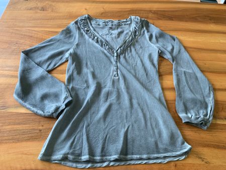 NILE Atelier  Seiden Langarmshirt Grösse M tolle Details