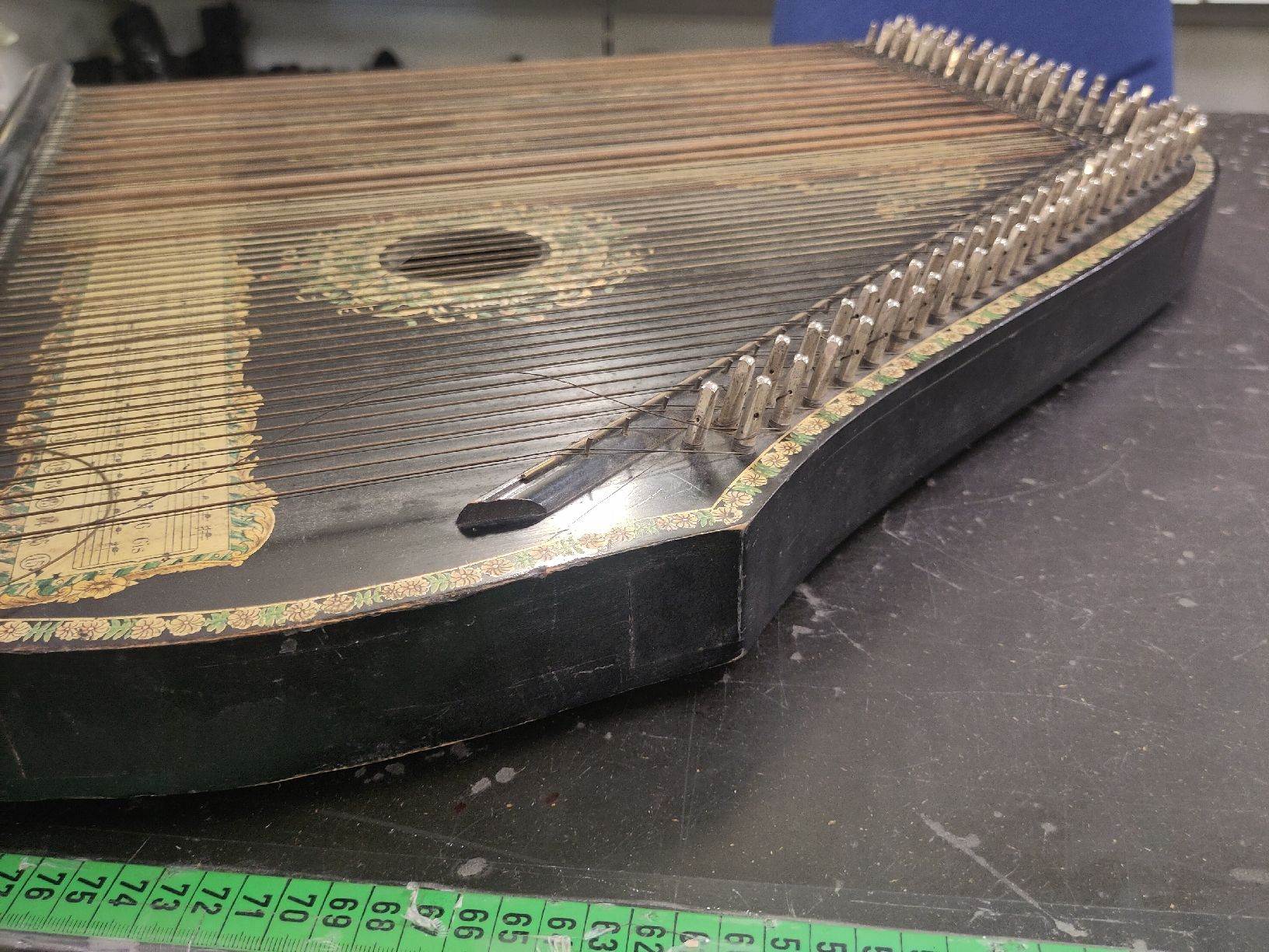 Strumenti musicali: Antiker Zither Helvetia – Usato da Pratteln venduto da Cartonsducoeur_bl 6