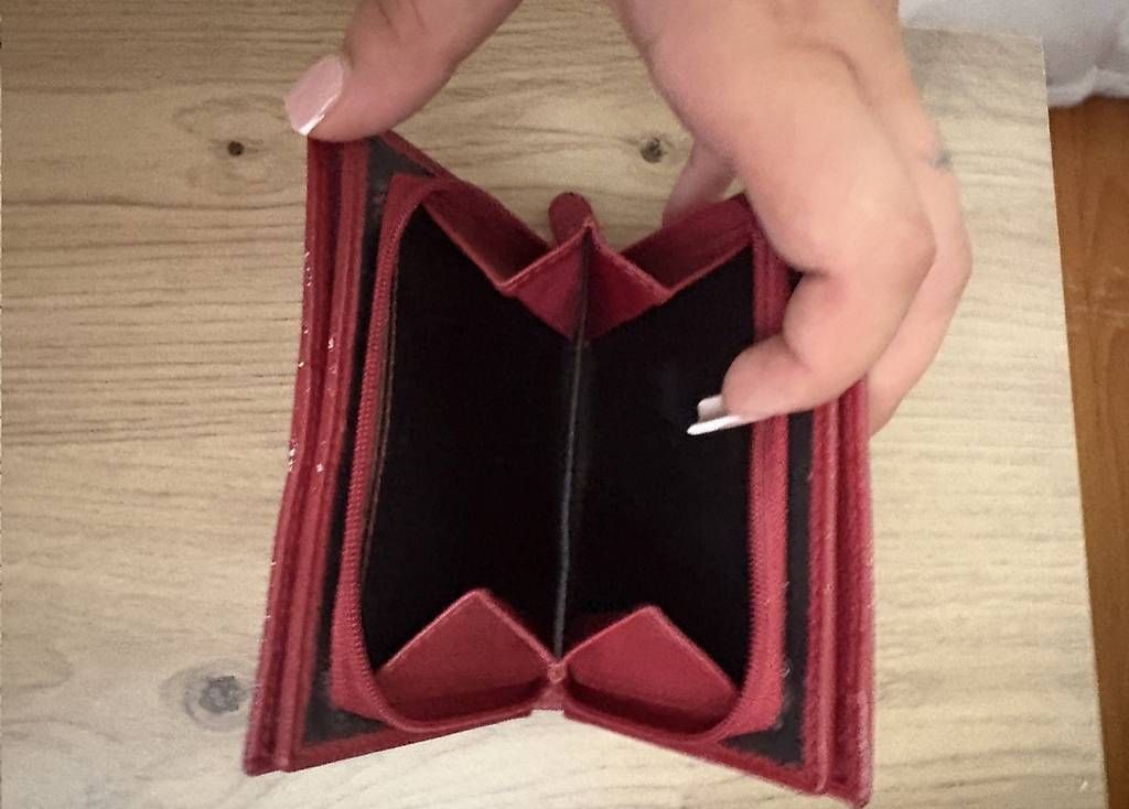 Portefeuilles: Leder Portemonnaie  – D'occasion à Hellikon par ind_m7n8 2