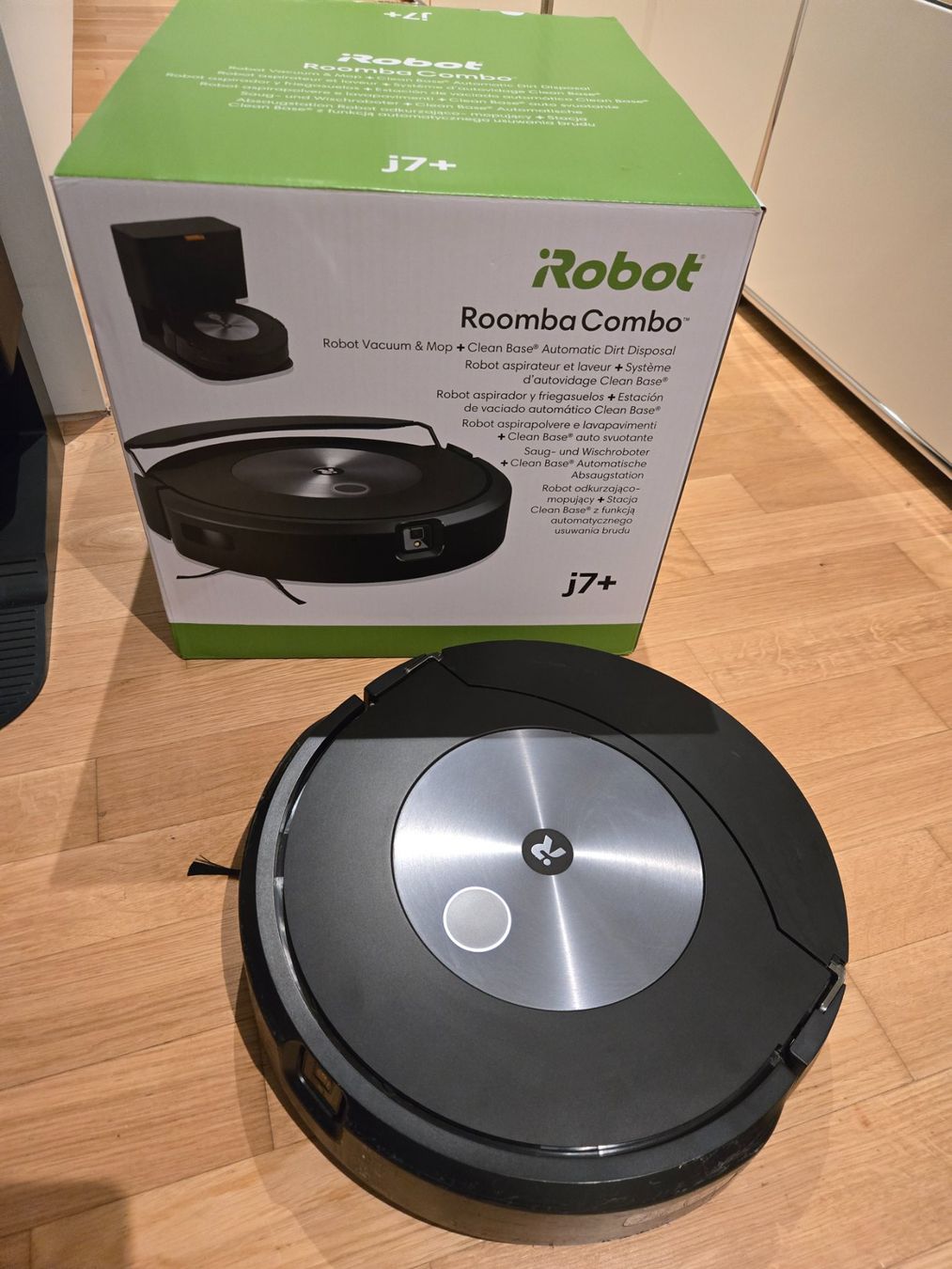 Irobot Staubsauger & Zubehör: iRobot Roomba Combo j7+ Saug-/Wischroboter mit Absaugstation – Gebraucht aus Basel von noah27 2