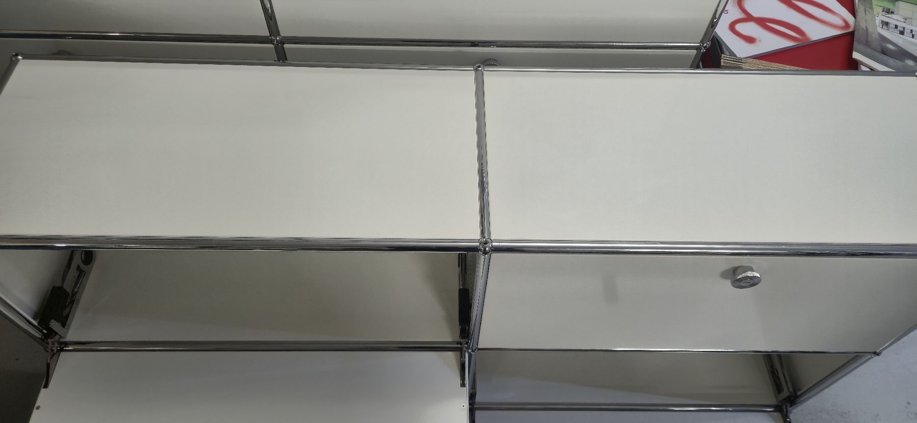 USM Cassettiere: USM Haller Sideboard  mit 4 Klapptüren – Usato da Meilen venduto da COSTA_ABC 1