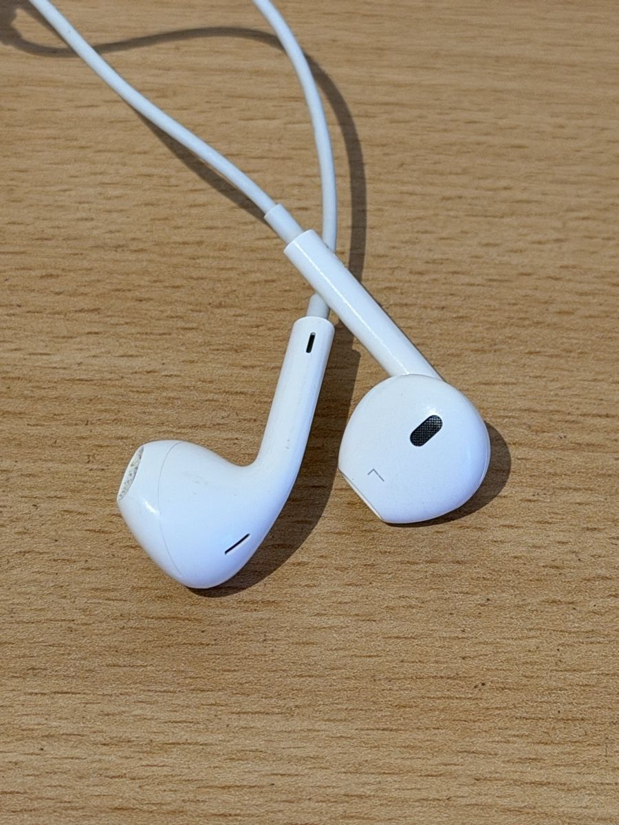 Apple Kopfhörer: Apple EarPods Lightning Anschluss – Gebraucht aus Bonstetten von man_zrt7