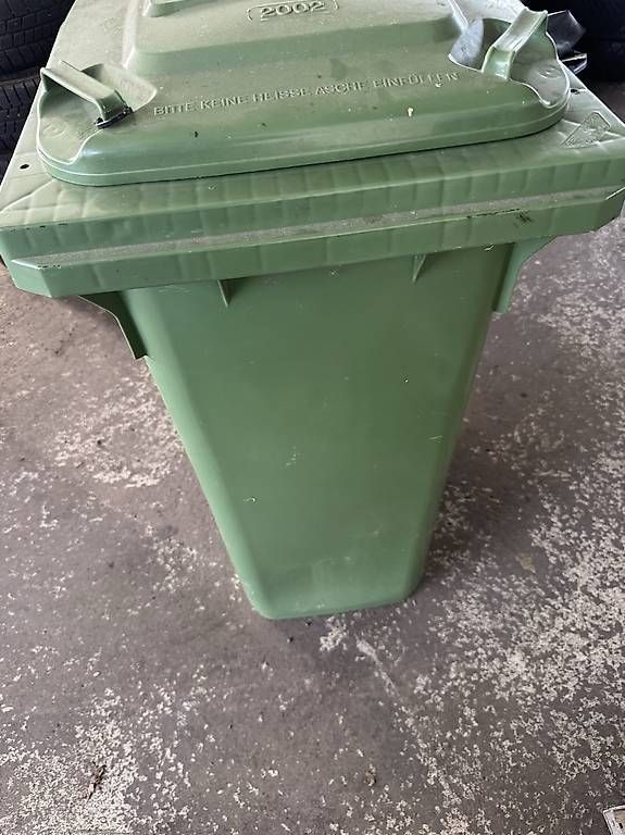 Autres articles bureau & commerces: Grüne Abfall Container  – D'occasion à Frauenfeld par KelvinG 1