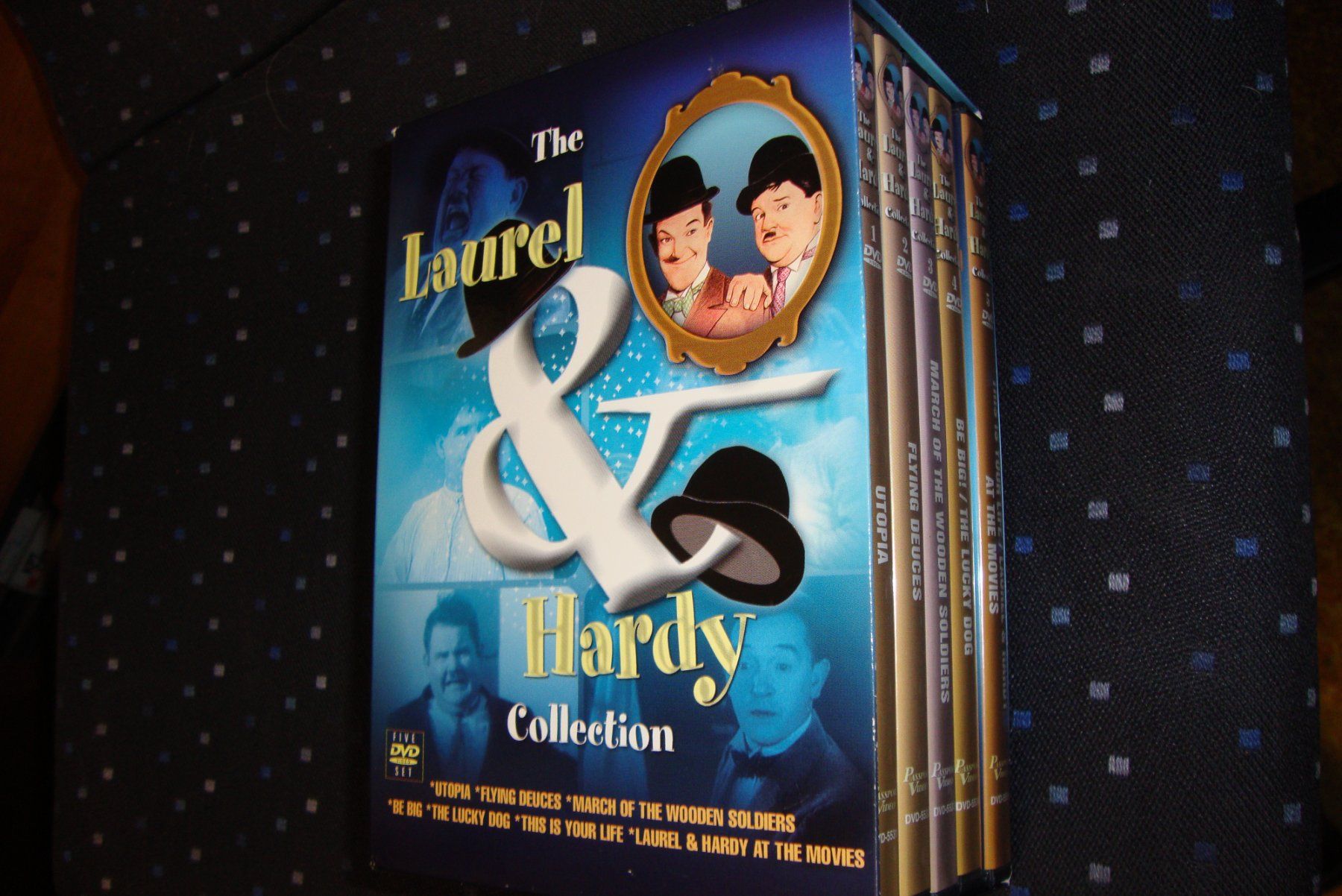 Tous les DVDs: THE LAUREL & HARDY COLLECTION - DVD - ORIGINALVERSION – D'occasion à Bern par carola31