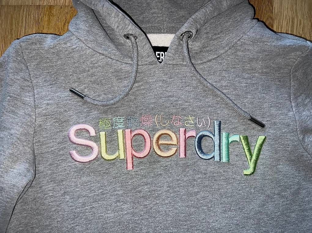 Pullover & Sweatshirts: Superdry Mädchen Hoodie Gr. 36 – Gebraucht aus Bern von tam_vv72 1