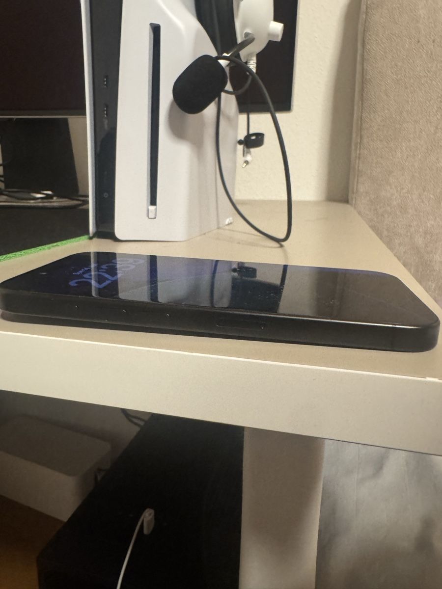 Apple Telefoni cellulari / Smartphones: iPhone 15 pro 256GB top zustand! Lies die Beschreibung! – Usato da Zürich venduto da Yoni_to 2