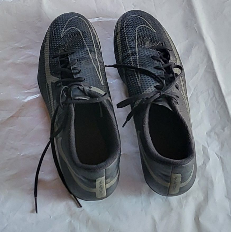 Nike Scarpe da uomo: Chaussures de foot Nike Phantom, taille 43 – Usato da Niedergösgen venduto da Eva2410 1
