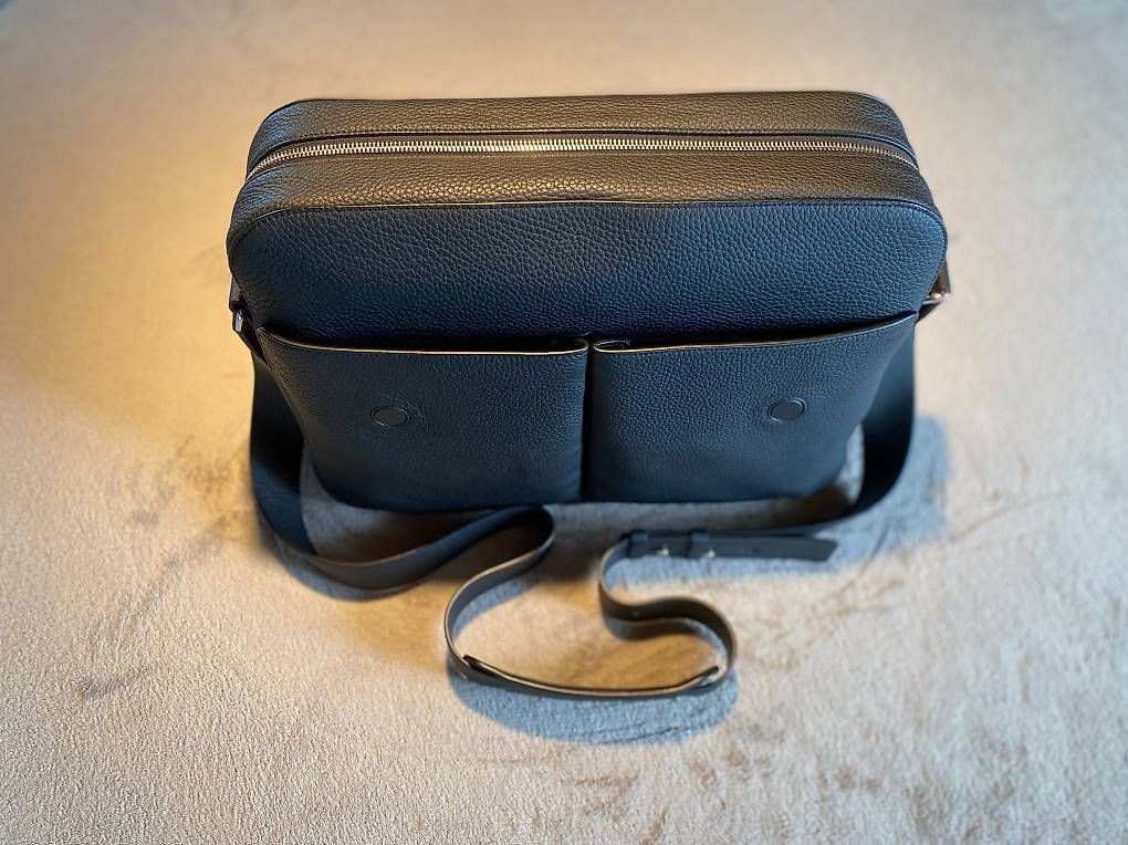 Borse: GIORGIO ARMANI Messenger Bag aus Leder – Usato da Salenstein venduto da Masterm1 1