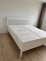 Bettgestell mit Matratzen und Lattenrost