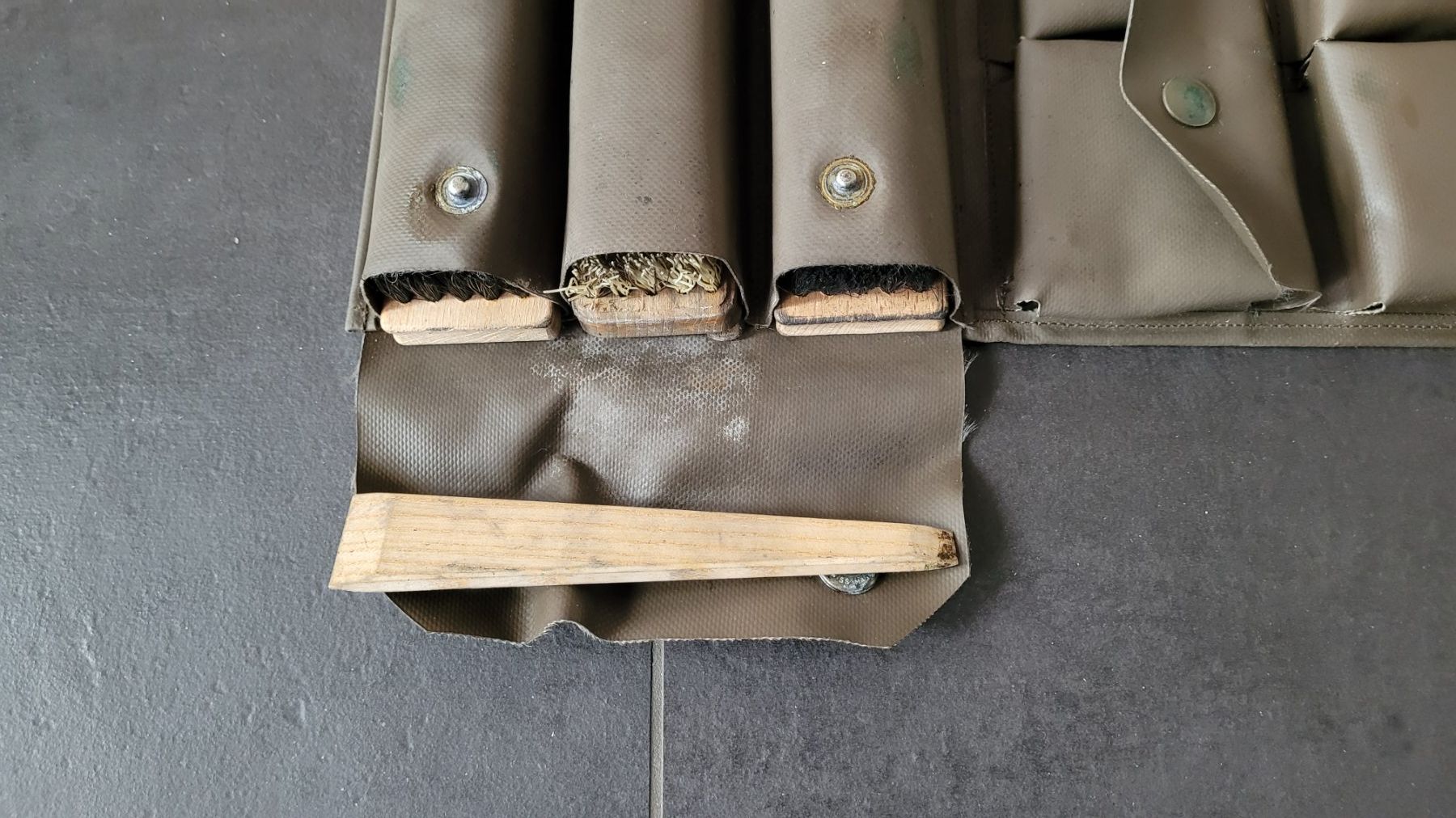 Prodotti di pulizia: Original Schweizer Armee Schuhputzset – Usato da Mitlödi venduto da Wabo1
