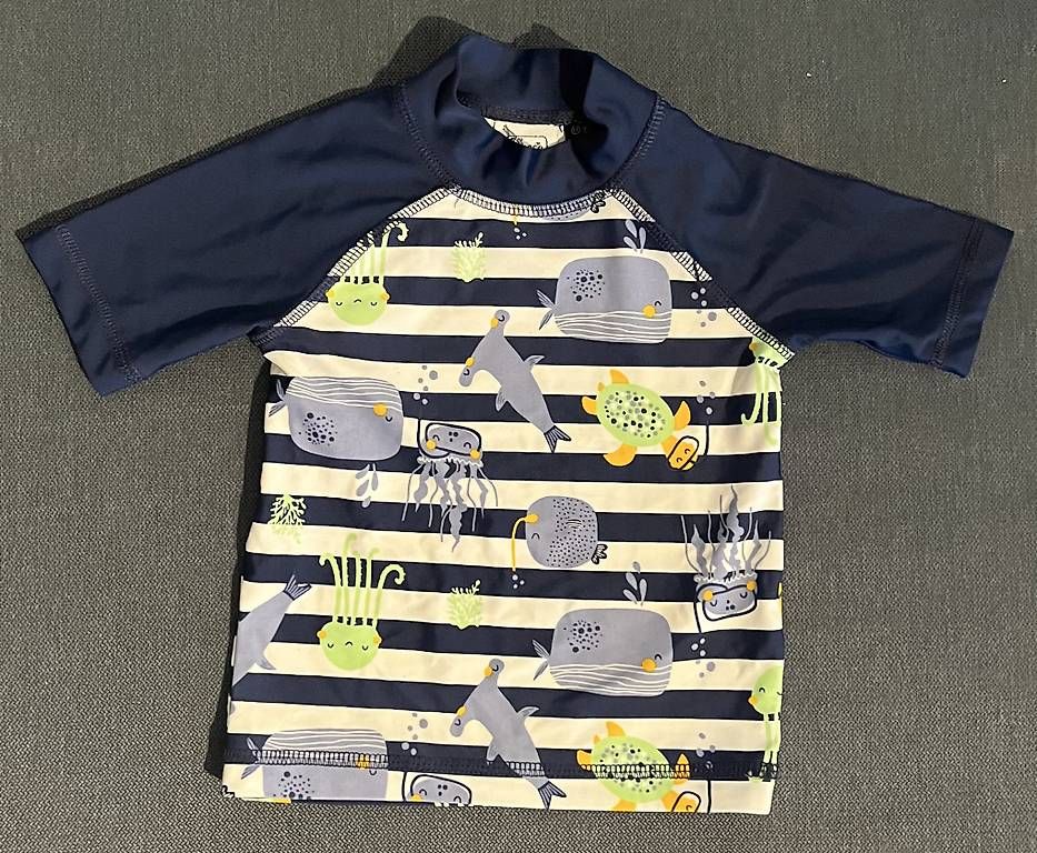 Lotti & Set di vestiti: UV Kleider 74 / 80 – Usato da Stettlen venduto da Biienli 1