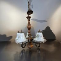 Vintage Kronleuchter 3-flammig mit Glasschirmen und Holzelem