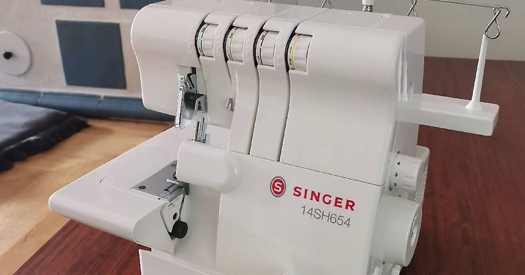 Macchine da cucire: Surjeteuse / Overlock Singer 14SH654  comme neuve – Usato da Les Acacias venduto da rut_jsv8