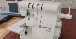 Surjeteuse / Overlock Singer 14SH654  comme neuve