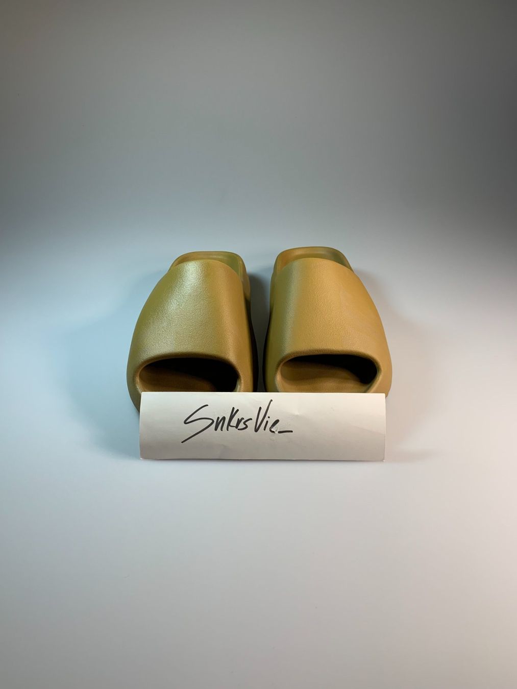 Scarpe da uomo: Yeezy Slide Ochre – Nuovo e nell'imballaggio originale da Thörishaus venduto da SnkrsVie 3