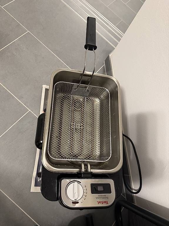 Küchengeräte: Tefal Fritteuse Oleoclean – Gebraucht aus Neuhausen am Rheinfall von Goofy567 1