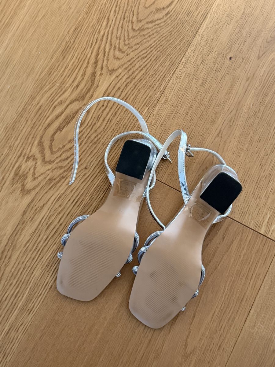 Only Chaussures femmes: wunderschöne silberne Only Sandale – Neuf (Voir description) à Baar par corinab_ 2