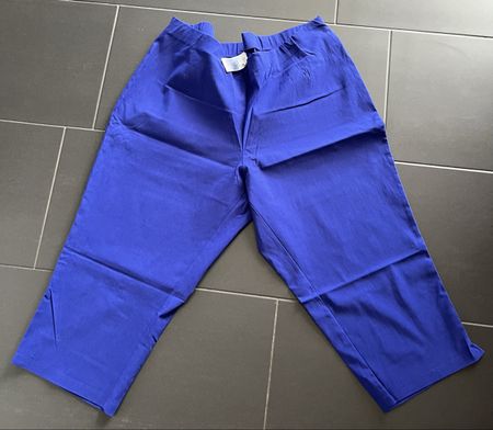 Trendige 3/4 Sommerhose in Königsblau, Grösse 50, neuwertig