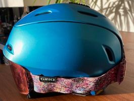 Skihelm Giro S und passende Brille