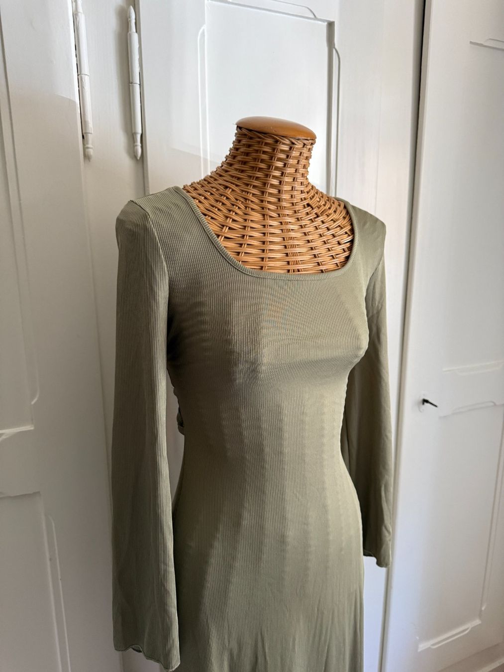 Shein Kleider: Maxikleid khaki figurbetont 34 – Gebraucht aus Zürich von Diazaio 1