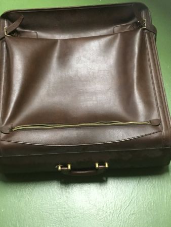 VALIGIA IN PELLE PORTA ABITI  VINTAGE usata buone condizioni
