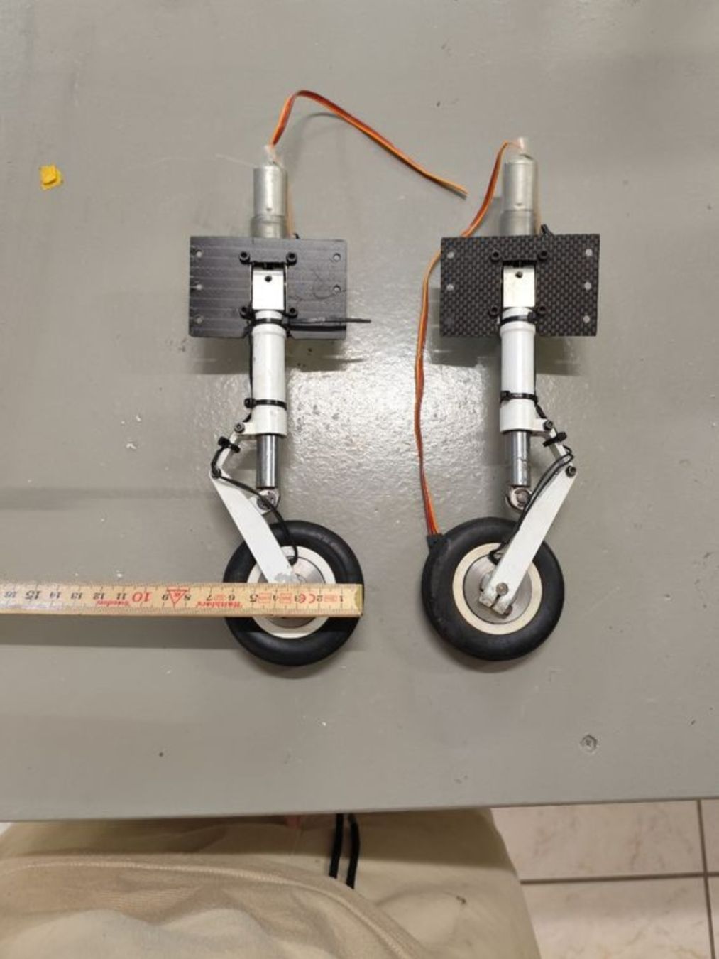 RC Kits de montage: Fahrwerk T-One Mini Hawk – Défectueux à Hindelbank par Stephu1 2
