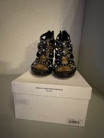 Sandales Versace 1969 cloutées noires élégantes NEUVES