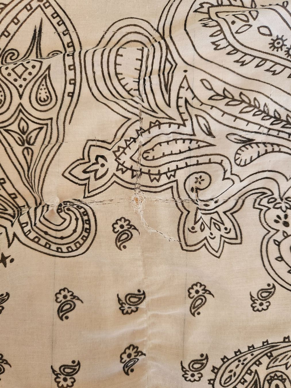 Foulard & Sciarpe: Leichter Schal, weiss mit schwarzem Muster – Usato da Zürich venduto da anna_r26m 2