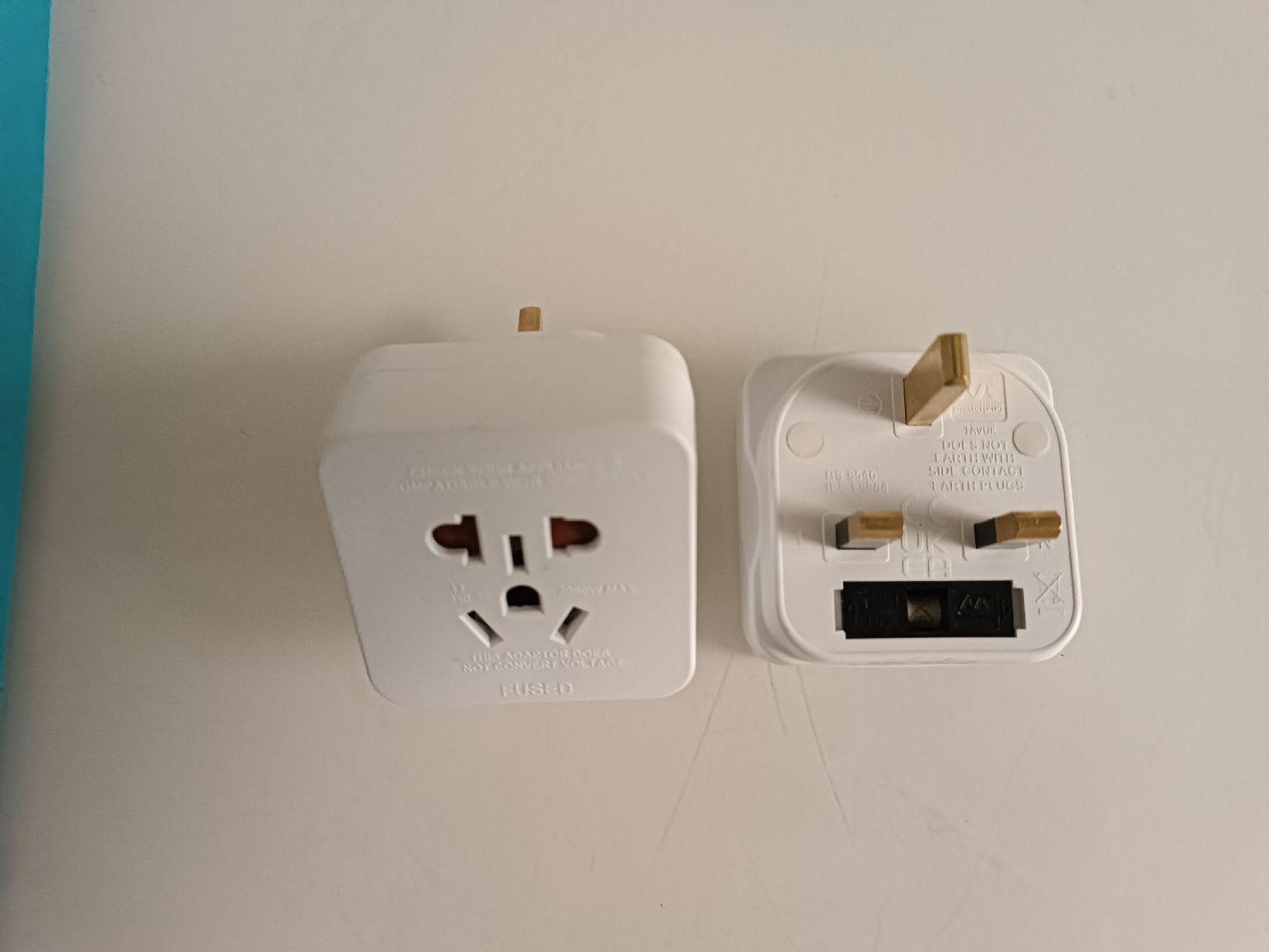 Unità & Adattatore: Reiseadapter Universal UK/ SCHWEIZ /EU/USA – Nuovo (secondo la descrizione) da Binz venduto da julijuli 1