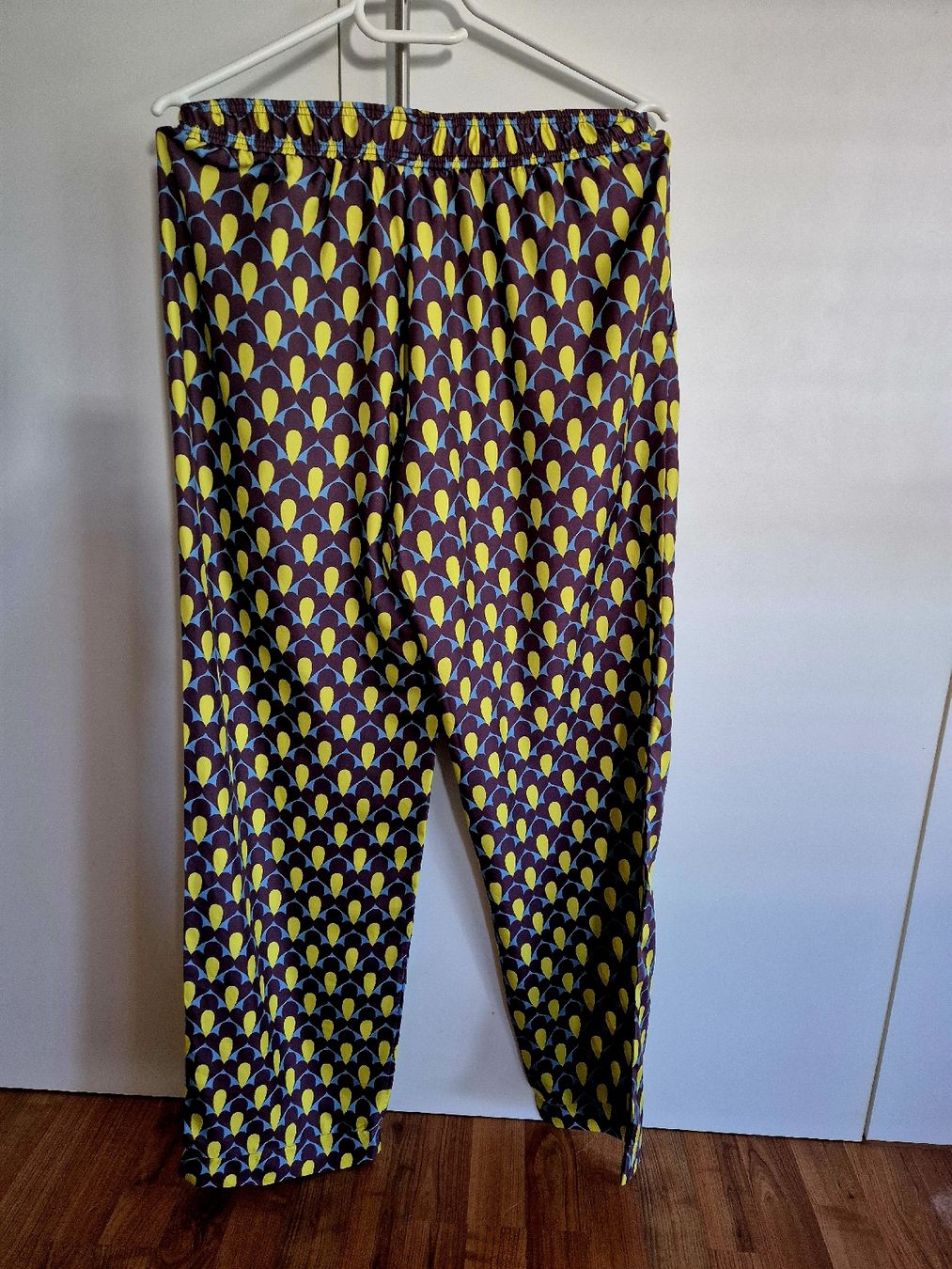 Odeeh Pantaloni: Sommerhose Seide von Odeeh – Usato da Merenschwand venduto da Epc19 1