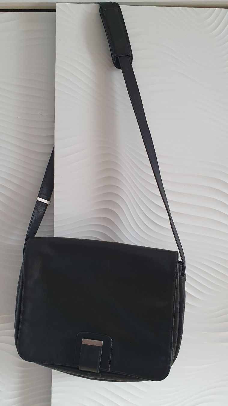 Bree Borse da donna: Schwarze Ledertasche von Bree, ein Klassiker – Usato da Laufenburg venduto da megane1959