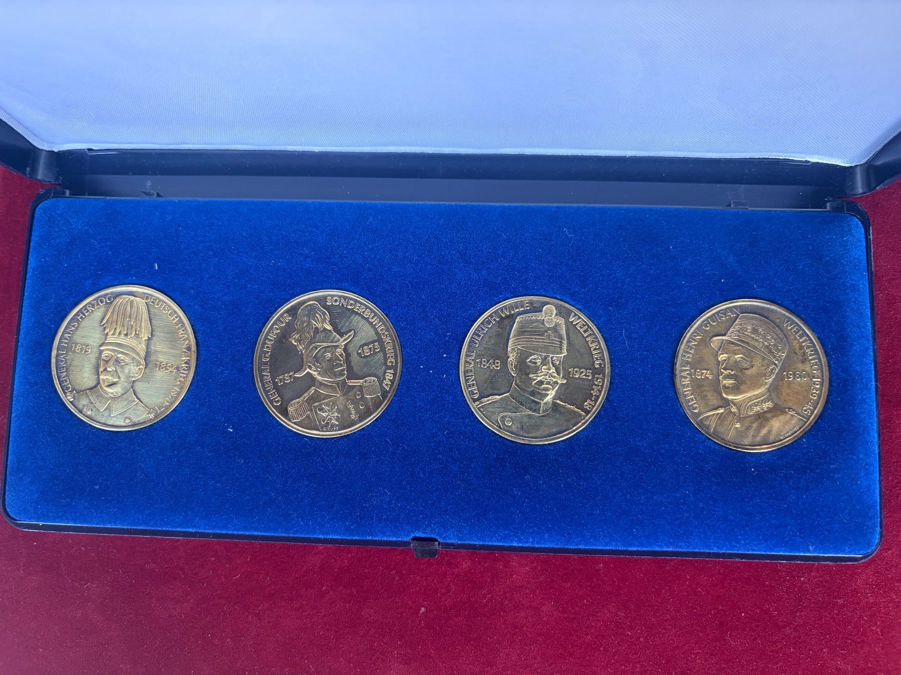Medaglie: GÉNÉRAUX SUISSES - Set 4 Médailles Argent 15 Gr 900/ No 425 – Usato da LE LIGNON venduto da Katanaion