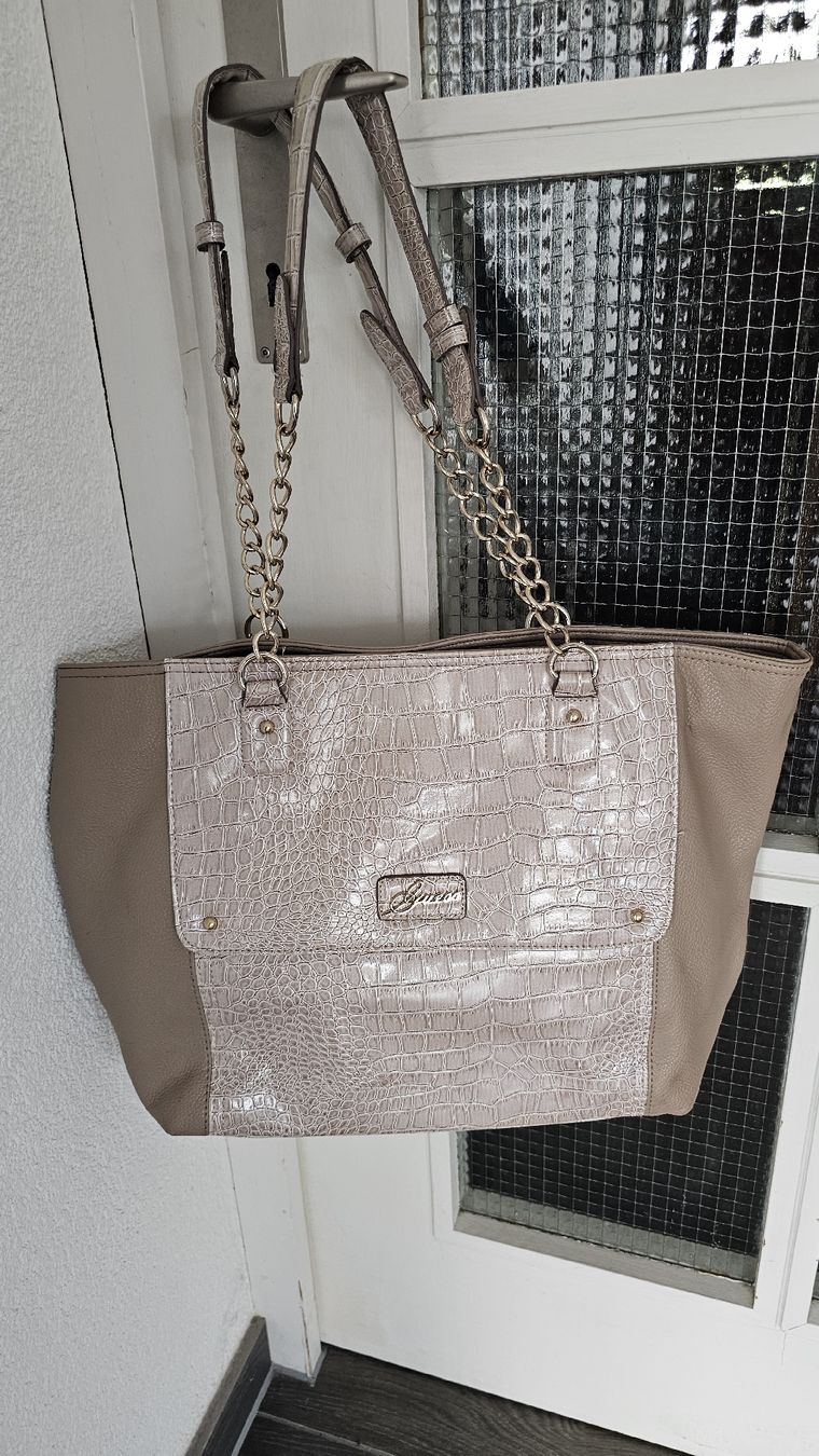 Guess Taschen für Damen: Edle GUESS Handtasche in Beige Kroko-Optik & inkl. Pochette – Neu (gemäss Beschreibung) aus Freienstein von pat_flx2 1