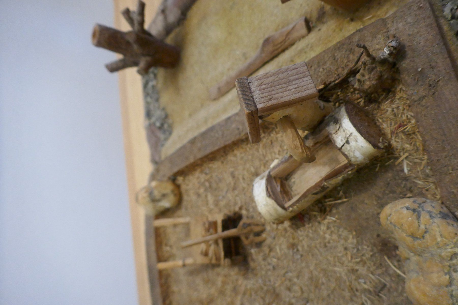 Articoli in legno: Schönes Holzhaus / Holzkrippe – Usato da Büsingen venduto da Scor88 8