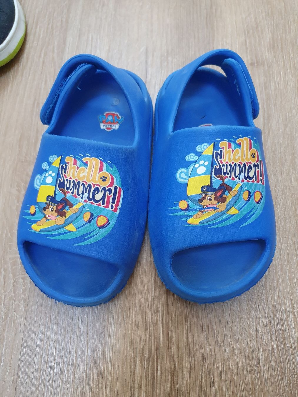 Scarpe per ragazzi: Paw Patrol Badeschuhe, oder Hausschuhe Grösse 25 – Usato da Kriens venduto da Ivana4