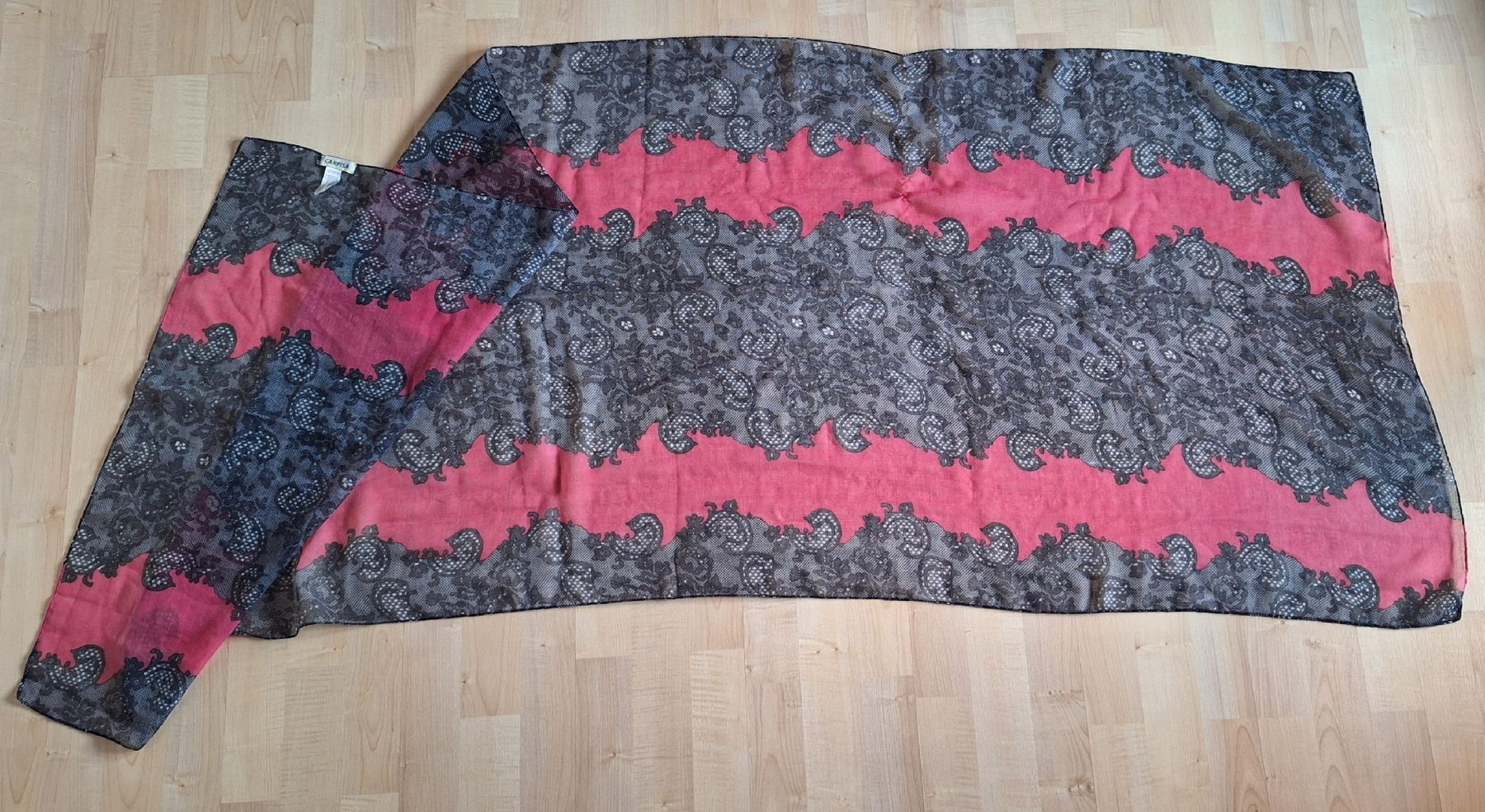 Foulard & Sciarpe: Schal rot-schwarz von Carpisa – Usato da Lupfig venduto da Nanda89