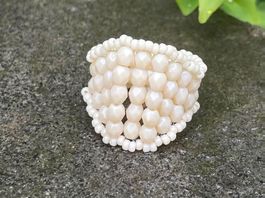 🟢 Bague artisanale perles de verre couleur ivoire NEUF RING