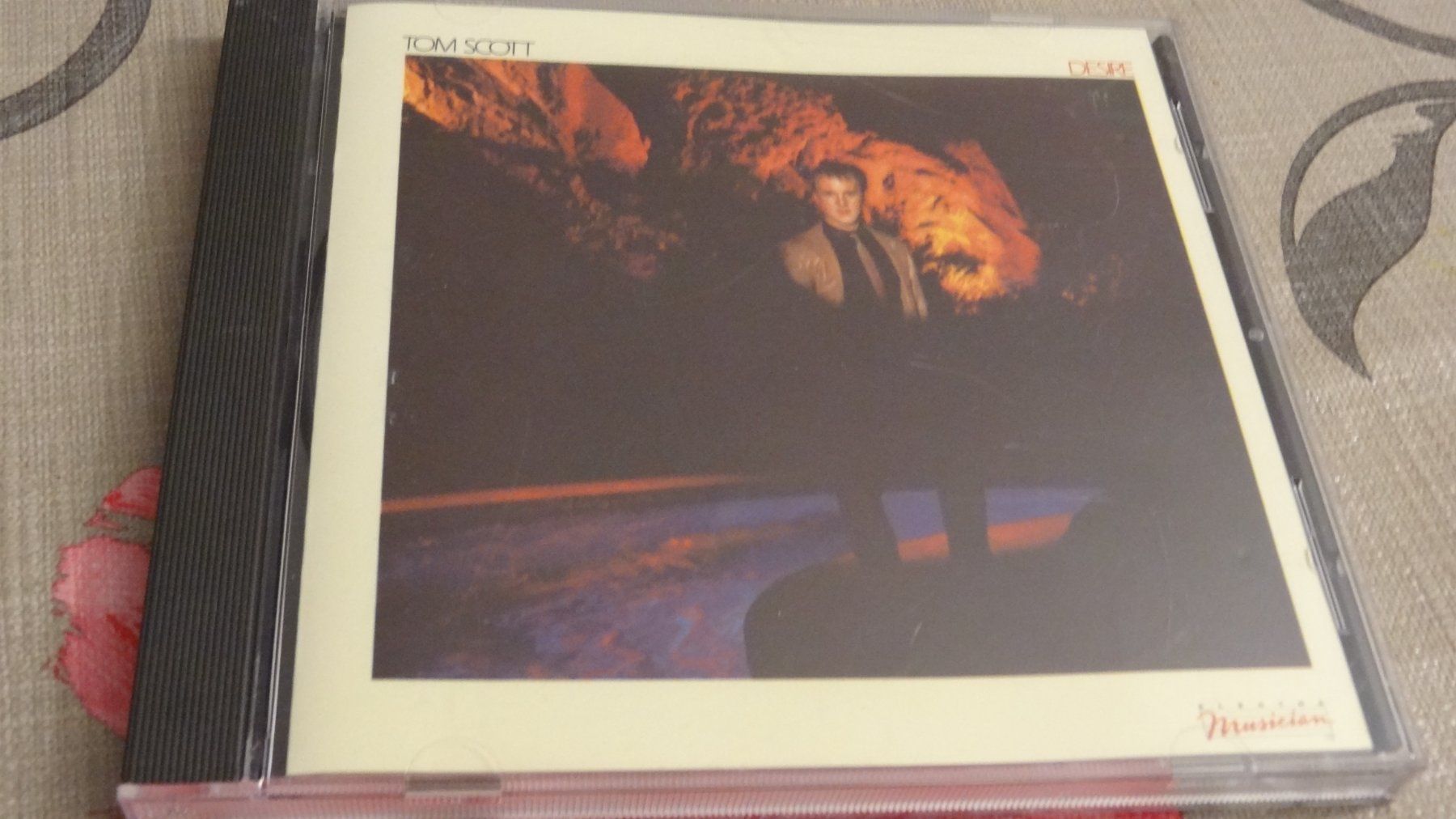 CDs: Tom Scott - Desire CD – Gebraucht aus Olten von Disc-Ausverkauf