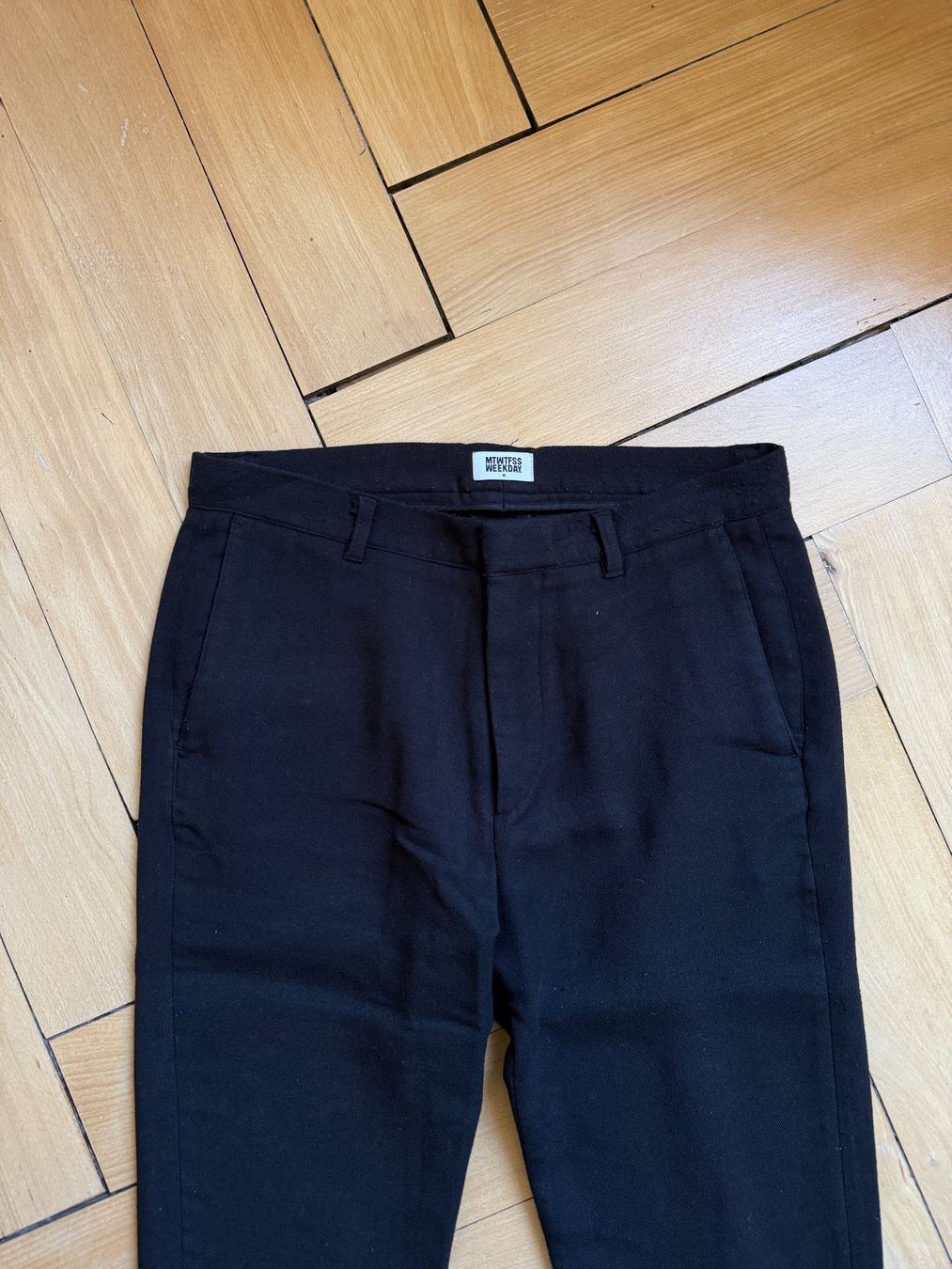 Weekday Pantaloni: WEEKDAY - Hose schwarz 48 – Usato da Zürich venduto da Diazaio 1